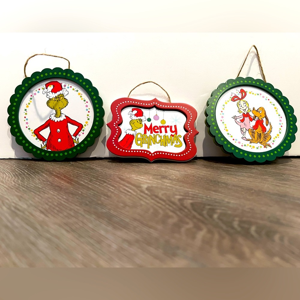 LAST SET!! Cute Grinch, Cindy Lou Who & Max Wall Decor- Set of 3- NWT